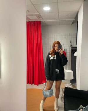 Mirela Balić Instagram - Rodando y queriendo a mi gente 🖤🎬💭

Gracias por la enorme y tan bonita acogida que está teniendo @elitenetflix 🍀 blessed 🙏