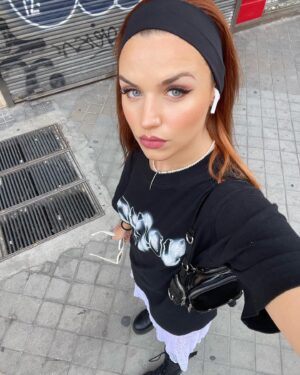Mirela Balić Instagram - Rodando y queriendo a mi gente 🖤🎬💭

Gracias por la enorme y tan bonita acogida que está teniendo @elitenetflix 🍀 blessed 🙏