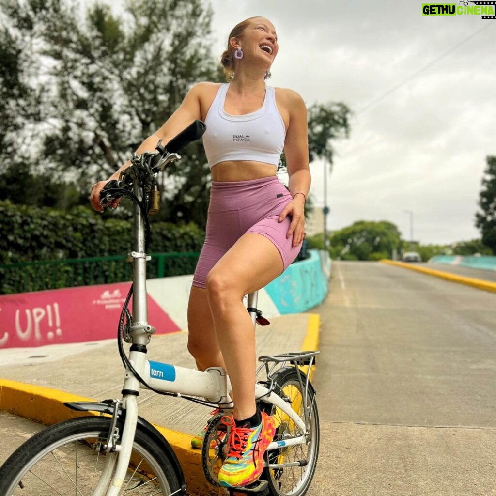 Miriam Lanzoni Instagram - De mis pasiones favoritas “La actividad física” cualquiera que sea… #sport #training