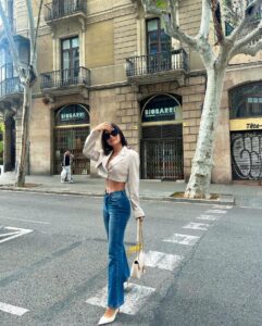 Miriam Saavedra Instagram - Mi Barcelona hermosa, su mixtura de gente y sabores lo hace siempre tan caluroso y amado ❤️ toda ella me encanta desde sus calles hasta su playa 😍