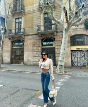 Miriam Saavedra Instagram - Mi Barcelona hermosa, su mixtura de gente y sabores lo hace siempre tan  caluroso y amado ❤️ toda ella me encanta desde sus calles hasta su playa 😍