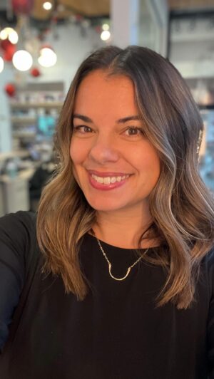 Mirianne Brûlé Instagram - Balayage Dolce cappuccino et chop chop pour la belle @miriannebrule ✂️✂️