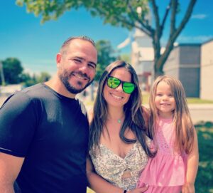 Mirianne Brûlé Instagram - Réunis au Québec ❤️🙌 quel bonheur d’assister au début de l’été ici, ensemble. C’est unique et indescriptible chaque fois de rentrer à la maison et de faire découvrir mes racines aux miens. #quebec #canada #home #family #summer