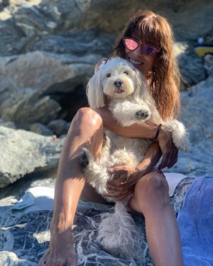 Mirto Alikaki Instagram - On the rocks!!! With Alice ! Κλικ @nicolascostes21 #ontherocks #greekislands #aegeansea #summer #mydog