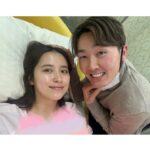 Misa Eto Instagram - ⁡ ⁡ 皆様にご報告です。 先日、源田家に第二子となる 元気な女の子が誕生しました🪽 母子共に健康で 無事に退院し、今は４人家族での新しい生活がスタートしています。 妊娠中は2度の切迫流産がありながら、出産・産後もサポートしてくださった産院の方、両親や周りの方々に本当に感謝の気持ちでいっぱいです。 産後の疲労やホルモンの変化、身体の痛みもまだ残っていますが 尊い新生児期を思う存分噛み締めています🥹 ほわほわした肌触り... 赤ちゃんのにおい... 大きくならないで...と思いながらも、母乳やミルクで何g増えた！と成長を喜んだり 息子の時を思い出しながら ただただ娘に癒されている毎日です。 立ち会い出産ができ、最後は夫が横にいてくれて娘の誕生の瞬間を一緒に迎えることができたことがとても心強く、嬉しかったです。 私が入院中の息子のお世話や家事なども頑張ってくれたおかげで、安心して入院期間を過ごすことができました。 息子も娘のことを 妊娠中から『あしゃしゃん』(赤ちゃん)と呼んでいて、ぎゅーっとしたり よしよししたり、泣いていたら教えてくれたり足の小ささに驚いていたり、息子なりに妹のことを可愛がっている様子に感動しました。 幸せになるために産まれてきた命。 娘の生きる未来が幸せな人生で満ち溢れるよう、私たち夫婦の愛情を沢山伝えて 、力を合わせて育児をしていきたいと思います。 ４人家族で迎える初めてのクリスマス、年末、お正月、ワクワクするシーズンを 自宅からにはなりますが思いっきり楽しみたいと思います🎄🎍 新しい家族が加わった源田家を どうぞよろしくお願い致します👼🏻🤍⁡ ⁡