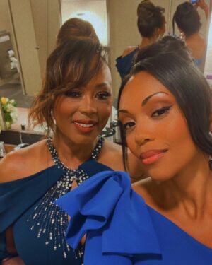 Mishael Morgan Instagram - Good luck to my TV mama!!! 👏🏽👏🏽👏🏽And yes we are in the washroom… it’s the best light. And yes I said “washroom”! 😂. #lifestyleemmyaward #nominee #tvmom #washroomselfie #socanadian