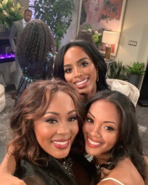 Mishael Morgan Instagram - Working hard with these beautiful ladies! And I am so excited to be on this Emmy journey with my TV-mama! @ptoshastorey #YR #emmynominated @youngandrestlesscbs @cbstv