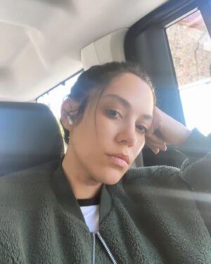 Mishel Prada Instagram - A Spring Attitude 🦢 A Spring lifestyle