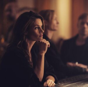 Missy Peregrym Instagram - We’re back tonight!! You’re going to see OA pash his new lady friend. I remain highly professional and save lives. So.
@fbicbs