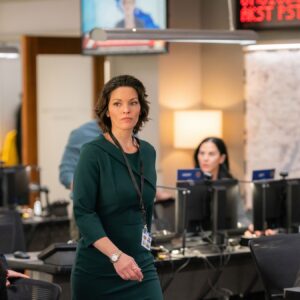 Missy Peregrym Instagram - The team is back for a new episode tonight! I really want to be funny and witty but I have no brains left from being a mom.