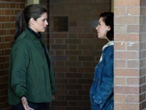Missy Peregrym Instagram - BTS of this weeks new @fbicbs episode.
This caption almost put me to sleep. But the show won’t!!! Check out the return of Maggie’s sister, Erin, and see how perfectly easy their relationship is 😭