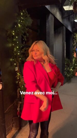 Mitsou Gélinas Instagram - > Ce soir, nous célébrons une autre année avec notre équipe de GRANDÉ! #JoyeuxNoël ❄️