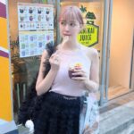 Miyabi Natsuyaki Instagram - yesterday՞o̴̶̷̤ ̫ o̴̶̷̤՞🎀💓 昨日は honeyの展示会に 行ってきたよ♡ かわいいお洋服たくさん 予約してきたので届いたらまた みんなにシェアするね🩷 この日付けてたアクセは ↪︎ @cene_316l シンプルだけど存在感あって お気に入りです✨ ୨୧ニュアンスハートピアス ୨୧ハートチェーンネックレス
