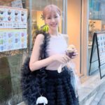 Miyabi Natsuyaki Instagram - yesterday՞o̴̶̷̤ ̫ o̴̶̷̤՞🎀💓 昨日は honeyの展示会に 行ってきたよ♡ かわいいお洋服たくさん 予約してきたので届いたらまた みんなにシェアするね🩷 この日付けてたアクセは ↪︎ @cene_316l シンプルだけど存在感あって お気に入りです✨ ୨୧ニュアンスハートピアス ୨୧ハートチェーンネックレス