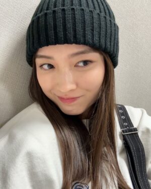 Mizuki Kayashima Instagram - ⁡
私のお友達がニット帽を被っていて可愛いなぁと思って私もお仕事帰りに買いに行きました！！
⁡
実は初めてニット帽を買ったんです！
⁡
珍しくお父さんに似合ってると褒められて嬉しくなりました‪☺︎‬‪
