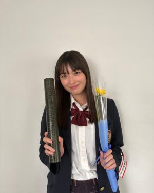 Mizuki Kayashima Instagram - ⁡
「最高の教師」ご覧頂きありがとうございました。
まずは皆様に無事に最終回までお届けできたことにホッとしています。
この作品を見ての解釈や感じ方は人それぞれだと思います。皆さん一人一人の心にちゃんと届いていたら嬉しいです。
⁡
役作りをするにあたって沢山悩みました。プレッシャーや責任感も沢山感じて心が折れそうになったこともありました。でも任せてもらったからにはやらなくちゃいけない、皆さんにとにかく素敵なものを届けたい、その一心でみんなで魂込めてどのシーンも撮影しました。
⁡
主演の松岡さんにはいつも助けていただきました。疲れなんて全く見せず私たちを温かく迎え入れてくださり、お芝居の面では色んな所で引っ張ってもらいました。すごく勉強になる毎日でした。
⁡
監督やスタッフの皆さんは、私たちがお芝居しやすいような環境を全力で作って下さり支えて下さりました。
⁡
そしてキャストのみんなとは悩んだ時や困った時にはお互いに支え合って、みんなから沢山の刺激を貰いました。
⁡
皆さんには本当に感謝しかありません。
ありがとうございました。
⁡
こんなに恵まれた環境の中でお芝居ができたこと、この作品にそして素敵な仲間に出逢えたこと、とても幸せです。
⁡
もっともっと成長できるように頑張ります。