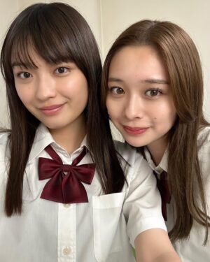 Mizuki Kayashima Instagram - ⁡
「最高の教師」ご覧頂きありがとうございました。
まずは皆様に無事に最終回までお届けできたことにホッとしています。
この作品を見ての解釈や感じ方は人それぞれだと思います。皆さん一人一人の心にちゃんと届いていたら嬉しいです。
⁡
役作りをするにあたって沢山悩みました。プレッシャーや責任感も沢山感じて心が折れそうになったこともありました。でも任せてもらったからにはやらなくちゃいけない、皆さんにとにかく素敵なものを届けたい、その一心でみんなで魂込めてどのシーンも撮影しました。
⁡
主演の松岡さんにはいつも助けていただきました。疲れなんて全く見せず私たちを温かく迎え入れてくださり、お芝居の面では色んな所で引っ張ってもらいました。すごく勉強になる毎日でした。
⁡
監督やスタッフの皆さんは、私たちがお芝居しやすいような環境を全力で作って下さり支えて下さりました。
⁡
そしてキャストのみんなとは悩んだ時や困った時にはお互いに支え合って、みんなから沢山の刺激を貰いました。
⁡
皆さんには本当に感謝しかありません。
ありがとうございました。
⁡
こんなに恵まれた環境の中でお芝居ができたこと、この作品にそして素敵な仲間に出逢えたこと、とても幸せです。
⁡
もっともっと成長できるように頑張ります。