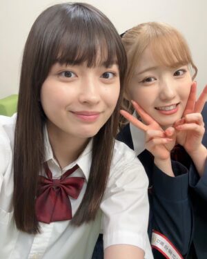 Mizuki Kayashima Instagram - ⁡
「最高の教師」ご覧頂きありがとうございました。
まずは皆様に無事に最終回までお届けできたことにホッとしています。
この作品を見ての解釈や感じ方は人それぞれだと思います。皆さん一人一人の心にちゃんと届いていたら嬉しいです。
⁡
役作りをするにあたって沢山悩みました。プレッシャーや責任感も沢山感じて心が折れそうになったこともありました。でも任せてもらったからにはやらなくちゃいけない、皆さんにとにかく素敵なものを届けたい、その一心でみんなで魂込めてどのシーンも撮影しました。
⁡
主演の松岡さんにはいつも助けていただきました。疲れなんて全く見せず私たちを温かく迎え入れてくださり、お芝居の面では色んな所で引っ張ってもらいました。すごく勉強になる毎日でした。
⁡
監督やスタッフの皆さんは、私たちがお芝居しやすいような環境を全力で作って下さり支えて下さりました。
⁡
そしてキャストのみんなとは悩んだ時や困った時にはお互いに支え合って、みんなから沢山の刺激を貰いました。
⁡
皆さんには本当に感謝しかありません。
ありがとうございました。
⁡
こんなに恵まれた環境の中でお芝居ができたこと、この作品にそして素敵な仲間に出逢えたこと、とても幸せです。
⁡
もっともっと成長できるように頑張ります。