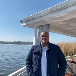 Mmabatho Montsho Instagram - 🎈🎈🎈 Happy birthday to my brother @itumelengmontsho blessings on blessings in your new year! Kwaze kwamnandi 💃🏾💃🏾💃🏾