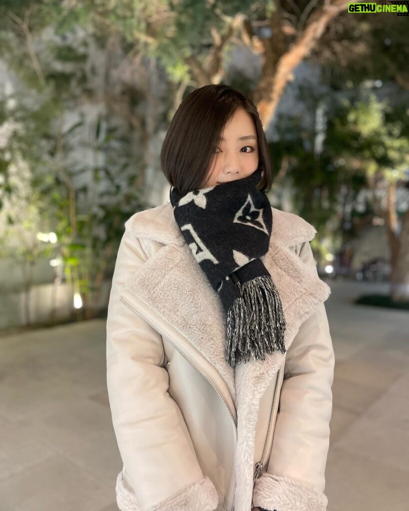 Moemi Katayama Instagram - ❄️ 今年は暖冬なので油断してたけど 冬なのですよね❄️ 風邪などに お互い気をつけましょうね...☃️ #moemikatayama 【注】 今日（雪の日）はこんな薄着ではないです。防寒一択です。