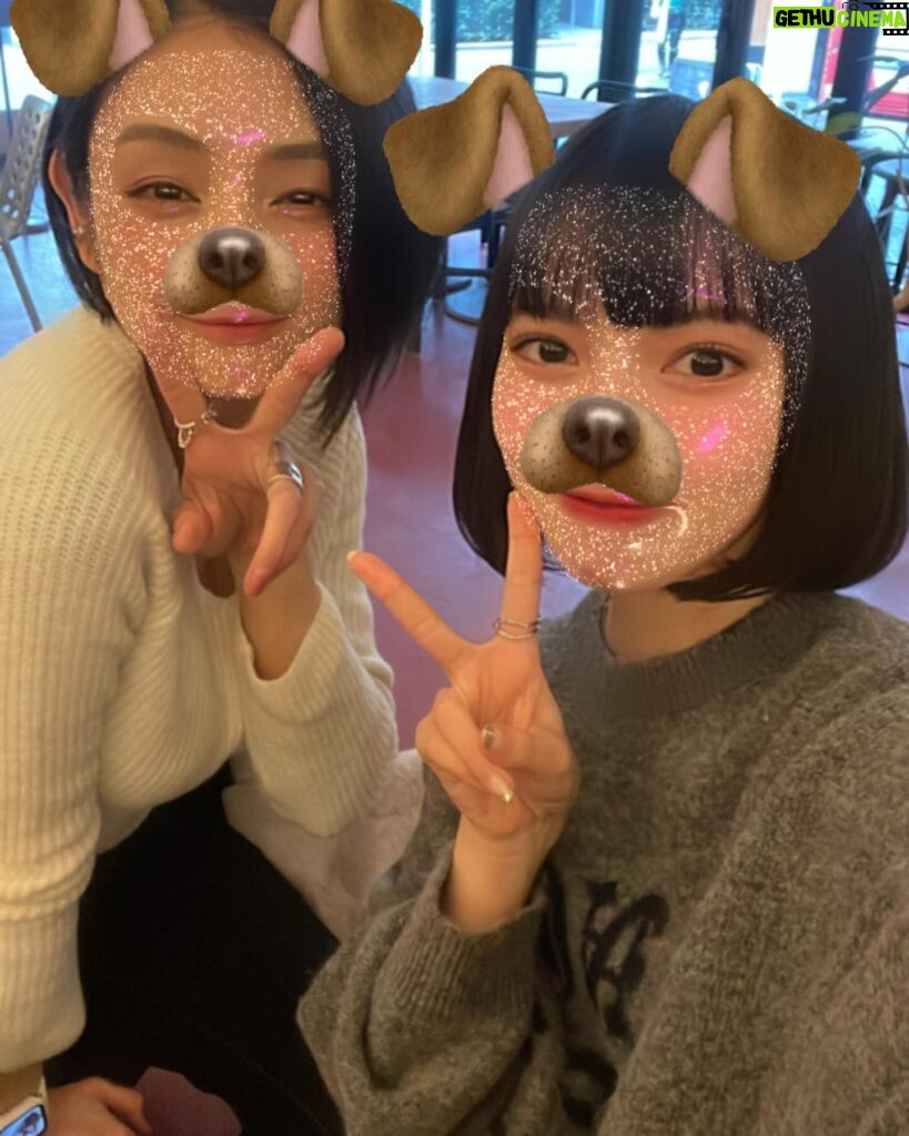 Moemi Katayama Instagram - 🍙 樹乃ちゃん（ @juno1511 )とランチ🍽️ かーなーり久々にお会いしたので お互いヘアスタイルが ロングから短めになってました✌︎笑 なんか色んなことで わちゃわちゃ笑った♡♡♡ インスタの加工写真も初めてレベルなので 嬉しい🫰 あとあと MBTI診断という性格診断なるのも教えてもらったよ！ みなさんは知ってた...?? #lunch #樹乃 ちゃん　#moemikatayama