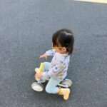 Moga Mogami Instagram - 自分のことを落ち込ませてるのって 結局自分の思考なんだよなあー。 そして前向きになれない時は 気候だったり、アレルギーだったり、病気だったり PMSだったり、気質だったり、誰かに何か言われて バランスの取り方が少しわからなくなってるだけ そんな時こそ10分でも集中できることをやると 状況がガラッと変わってたりする 人に気持ちを吐露するのも 運動も深呼吸も 美味しいものを食べるのも 全てそう 嫌なことがあった時 それを上回る楽しいことがあれば 人って切り替えられるよね。 すぐには無理でも、思い出してしまっても その時間だけは解放される。 娘のイヤイヤ期は ・やりたいことはやらせる ・選択肢をいくつも用意しとく ・否定せず、おもいっきり褒める ・たくさん愛を伝えて抱きしめる って頭に入れていたけど きっとそれは大人にも大事なことだなあって思ったり 過去は変えられないけど "今"は自分で選んでいけるし 未来はわかんないけど 間違いかどうかとか 失敗を恐れるとかじゃなく うれしくて 楽しい選択をしていこ。 メントスは大人が美味しく頂きました🤤 DUOの贅沢感よき オーメン:ザ・ファースト 不気味感より、美しさがあって引き込まれた。 強風の日あったよね。 最後の写真、ちょっと顔怖いけど、笑 小学生ちゃんが描いてくれた私だよ。😏