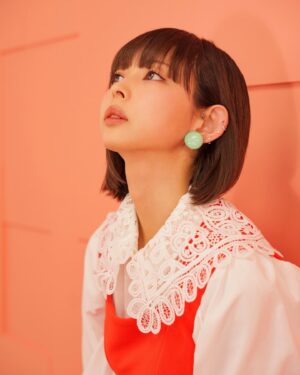 Moga Mogami Instagram - 猫娘っぽい服

鼻の穴は縦長です。

今日は母の日なので
母にギフトを、自分にもチョコを。

母のみなさま
いつもおつかれさまです🙏