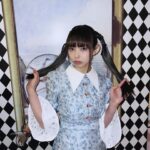 Moga Mogami Instagram - バースデーイベントがとうとう終わりました〜。 東京、福岡とお祝いしにきてくれたみなさま、ありがとう💜 この仕事を10年以上と長く続けていると 引きこもりだった自分からは想像がつかないほど たくさんの人に出会っているんだな、と実感します。 みんながそれぞれの人生を生きて 泣いたり、笑ったり、落ち込んだり、喜んだり ファンの子同士で恋人になって、結婚して、子どもが産まれたりして 私の人生も、みんなの人生も一部分だけでも共有できる仕事って なかなかないし、素敵だなあ〜なんて思いました。 きっとほとんどの人が"みてるだけ"で会えてないけれど 会えた時の楽しさも味わってもらえてるなら嬉しいな。 そして、みんな幸せであって欲しい。 楽しんで帰って欲しい。何日間かは余韻に浸って 普段はなんとも思わない日々も、少し気分が上がってたりして欲しい。 私の存在が、そんな日々の彩りになれたら嬉しい。 出会った人みんながそうでありますように。
