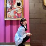Moga Mogami Instagram - バースデーイベントがとうとう終わりました〜。 東京、福岡とお祝いしにきてくれたみなさま、ありがとう💜 この仕事を10年以上と長く続けていると 引きこもりだった自分からは想像がつかないほど たくさんの人に出会っているんだな、と実感します。 みんながそれぞれの人生を生きて 泣いたり、笑ったり、落ち込んだり、喜んだり ファンの子同士で恋人になって、結婚して、子どもが産まれたりして 私の人生も、みんなの人生も一部分だけでも共有できる仕事って なかなかないし、素敵だなあ〜なんて思いました。 きっとほとんどの人が"みてるだけ"で会えてないけれど 会えた時の楽しさも味わってもらえてるなら嬉しいな。 そして、みんな幸せであって欲しい。 楽しんで帰って欲しい。何日間かは余韻に浸って 普段はなんとも思わない日々も、少し気分が上がってたりして欲しい。 私の存在が、そんな日々の彩りになれたら嬉しい。 出会った人みんながそうでありますように。
