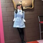Moga Mogami Instagram - バースデーイベントがとうとう終わりました〜。 東京、福岡とお祝いしにきてくれたみなさま、ありがとう💜 この仕事を10年以上と長く続けていると 引きこもりだった自分からは想像がつかないほど たくさんの人に出会っているんだな、と実感します。 みんながそれぞれの人生を生きて 泣いたり、笑ったり、落ち込んだり、喜んだり ファンの子同士で恋人になって、結婚して、子どもが産まれたりして 私の人生も、みんなの人生も一部分だけでも共有できる仕事って なかなかないし、素敵だなあ〜なんて思いました。 きっとほとんどの人が"みてるだけ"で会えてないけれど 会えた時の楽しさも味わってもらえてるなら嬉しいな。 そして、みんな幸せであって欲しい。 楽しんで帰って欲しい。何日間かは余韻に浸って 普段はなんとも思わない日々も、少し気分が上がってたりして欲しい。 私の存在が、そんな日々の彩りになれたら嬉しい。 出会った人みんながそうでありますように。