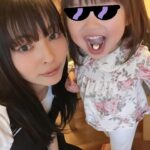 Moga Mogami Instagram - 先日、娘が3歳になりました！ 友だちから「3歳になると一気に人間だよ…！」と言われたけれど ほんっとおしゃべりが上手になって、お手伝いもしてくれるし おトイレも着替えも1人でできたり、慰めてくれたり… でもずーっとママにはべったりかわいい。 大変だけど楽しいシングルマザーライフは4年目に突入です。 "ママ"をしてると、自分の嫌な部分がでてきて 謝って、謝られて、感謝して、されて、 受け入れるってこういうことかなーとか 親子の絆というのは日々の積み重ねなんだな、って。 誕生日ケーキはあけちゃんが買ってきてくれた〜！ ここのケーキ、グルテンフリーだけど めちゃくちゃ美味しくて大好き。 娘、ずっとあけちゃんの足に足置いてた笑 @darenogare.akemi ありがと🤍 ゆるりと見守ってくださってるみなさまも いつもありがとうございます☺️🍰