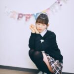 Moga Mogami Instagram - 私がよく「言葉にして伝えてくれると嬉しい」って言うのは それをしなければいけない、とか無理強いしたい訳じゃなく もしどんなに好きでいてくれても それって言葉にしないと１ミリも伝わらないから もし伝わって欲しいと思ってくれているのなら 伝えてくれないとわからないよーってことでした！ 自分の気持ちは隠したいとか 伝わらなくていいって思うのならそのままで大丈夫です！ 応援の仕方というのは人それぞれやりたいように、が大前提だと思うんです。 だから私はそこに関して気にしないから 伝えないから申し訳ないなんて思わないで欲しいです🙏 こうしてくれたら嬉しいな、ってことは それをしなかったからといって恨むとか嫌になる訳じゃないので☺️ 察するのって友だちや家族でさえ難しいし 相手の意思とは逆に思い込んで 悪い方向に考えてしまったりしますしね。 なので私はしつこいと思われようと 「全部読んでるよ」というのと 「いつもありがとう」は伝えていきます！