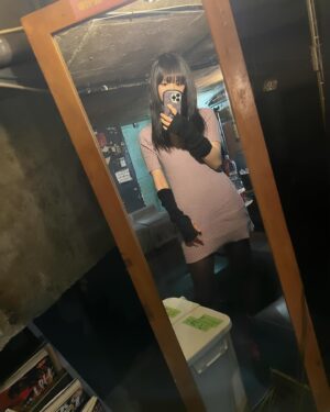 Moga Mogami Instagram - ねむさんと僕

『豪さんの日SP』で２時間たっぷり喋りました〜
でもこれ、永遠に語れるね。

控室の天井低過ぎる問題
ねむさんやっぱ当たる🤣

久しぶりに会っても久しぶりな感じしないのは
濃い時間を共に過ごしてきたからだろうか〜

豪さんも全く変わってなかった。

配信は２週間アーカイブみれるらしいので
よければぜひみてね。

現場で会えたみなさま
配信観てくれたみなさま
ありがとう！
あんまりコメ拾えんくてごめんよ！

うわ、懐かしー！て面々もかなりいて笑
楽しかった〜笑った〜

家帰ったら普通に2人とも
"母"になるんだろなって思うとそれもおもろい