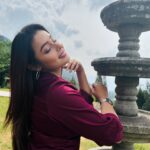 Mokksha Instagram - I am the Colour of my own canvas 😋😄 Captured by @frosh.ambitious Makeup and hair @bercy_alex #mokksha #born #queen #kodaikanal #diaries #tamil #film #nature #lover