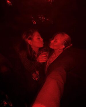 Molie Pasqualini Instagram - Une soirée au @scenebar.bxl ✨