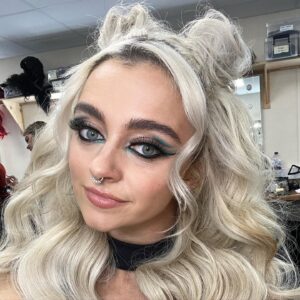 Mollie Gallagher Instagram - Thank you so so much to everyone who voted for us on Sunday ❤️
Hair- @charliewilkinsonhair 
Makeup- @nikkihughesmua
Tan- @thetanexpert @fakebake_uk