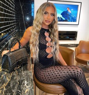 Mollie Salmon Instagram - 𝔓𝔬𝔰𝔱𝔢𝔯 𝔤𝔦𝔯𝔩