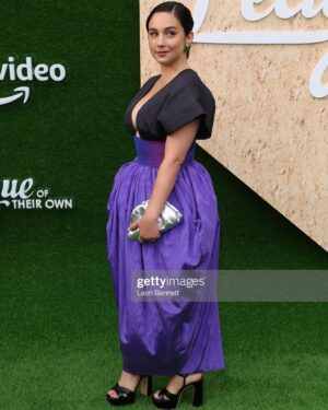 Molly Ephraim Instagram - ✨premiereeee!✨ got to wear a fancy-ass dress and feel like a real fancy-ass! show’s out in a week! catch me, my unborn child, and all my very hot friends on @leagueonprime on aug 12th! 

💕💗💕🧞‍♀️face beautification by @lizlash and hair coiffed by @eddie_cook 🧞‍♀️💕💕💗