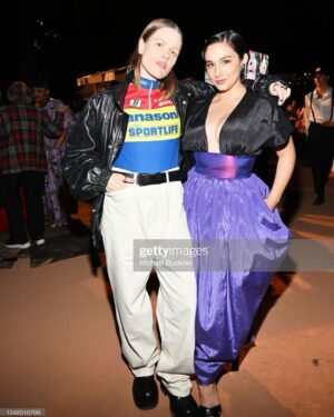 Molly Ephraim Instagram - ✨premiereeee!✨ got to wear a fancy-ass dress and feel like a real fancy-ass! show’s out in a week! catch me, my unborn child, and all my very hot friends on @leagueonprime on aug 12th! 

💕💗💕🧞‍♀️face beautification by @lizlash and hair coiffed by @eddie_cook 🧞‍♀️💕💕💗