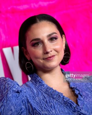 Molly Ephraim Instagram - Mom went out! 💅🏻 So excited for everyone to see the insane pink confection that is Angelyne on @peacocktv May 19th! @emmy is unrecognizable and incredible!!!🦄

hair: @ianjameshair 
face: @lizlash 
earrings: @rformstudio 
dress: @ganni 
body: several layers of spanx generously lent to me by the costume dept of Perry Mason 😅