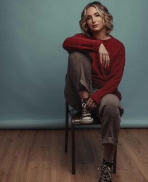 Molly McCook Instagram - Shots by @zcassar 
Styled by @mulsymouse ✨