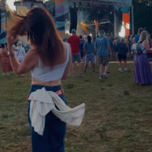Molly Burnett Instagram - End of summer 🌷