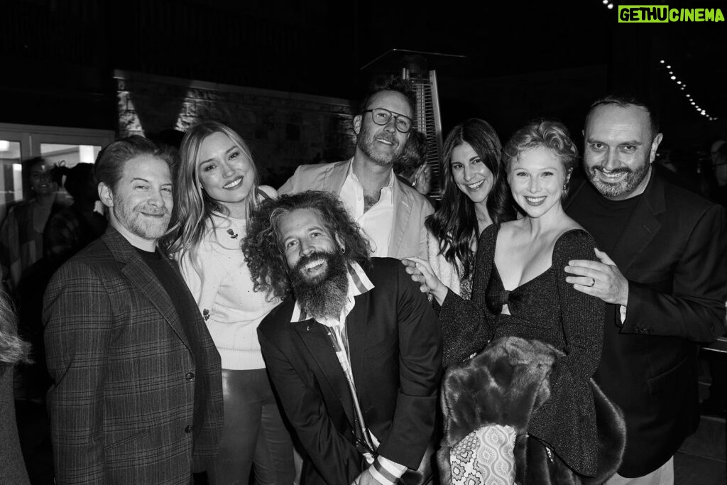Molly C. Quinn Instagram - Damn fine group of people celebrating James&Jenn’s wedding 💋🫶