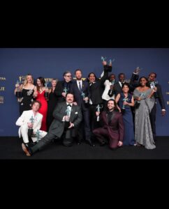 Molly Gordon Instagram - So honored to be a part of this cast. Thank you @sagawards @thebearfx @miumiu @martinkatzjewels @eliastahan ❤️