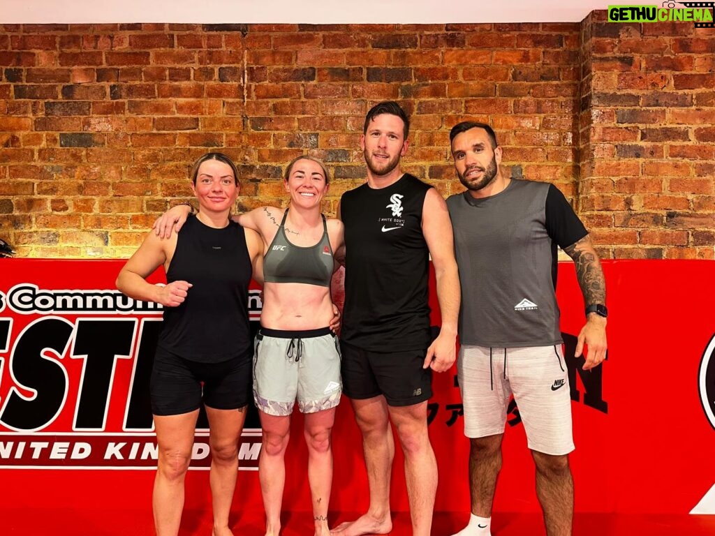 Molly McCann Instagram - A solid week away training in the sun, seeing the Fambo and back to my old gym @ippongym Thanks for all the love and the rounds the firm. Especially these three, my cup overflows this week 💙 truly grateful for everyone I have in my circle x