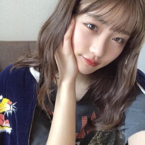 Momoka Ishida Instagram - 明日、日本武道館で開催される
「K-1 WORLD GP 2021 JAPAN～K'FESTA.4 Day.2～」
スペシャルラウンドガール・解説を
務めさせていただくことになりました！
楽しみながらサポート出来るように頑張ります(^-^)

当日はこちらから視聴もできるので
是非、一緒に試合楽しみましょう🔥
https://abema.tv/channels/fighting-sports/slots/BL3ZqkyjDGuGkP