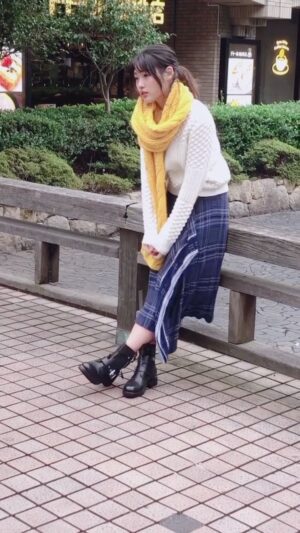 Momoka Ishida Instagram - 発売中「別冊ヤングチャンピオン」
黄色いマフラーの衣装お気に入り🧡

#別冊ヤングチャンピオン #浪速のピーチ姫 #グラビア
#photography #photomodel #gravure