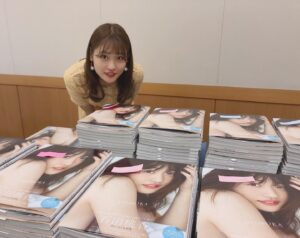 Momoka Ishida Instagram - 写真集「MOMOKA」オンラインイベント
沢山のご参加ありがとうございました〜🌼
手元に届くの楽しみにしててくださいっ

#石田桃香1st写真集 #石田桃香