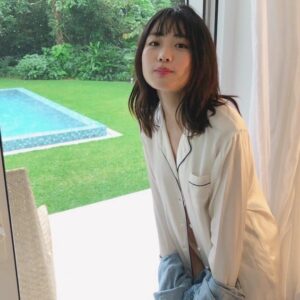 Momoka Ishida Instagram - 本日発売「週刊少年マガジン」初掲載📸
巻頭グラビアです！写真集「MOMOKA」から写真集にはないカットが掲載されています！是非みてください

#少年マガジン #浪速のピーチ姫 #石田桃香1st写真集 
#グラビア #photography #photomodel #gravure