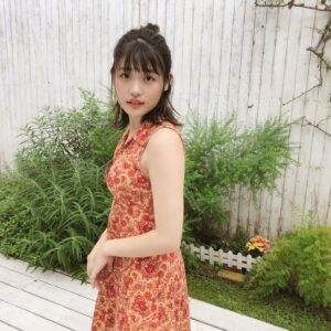 Momoka Ishida Instagram - 2021年カレンダー発売中です📷

来年は私をあなたの部屋に飾ってほしい〜！
まだの方はストーリーハイライトにURL貼ってます
今年が終わる前に是非、2021年一緒にスタートしましょ！

#2021年カレンダー #浪速のピーチ姫 #グラビア #photography #photomodel #gravure